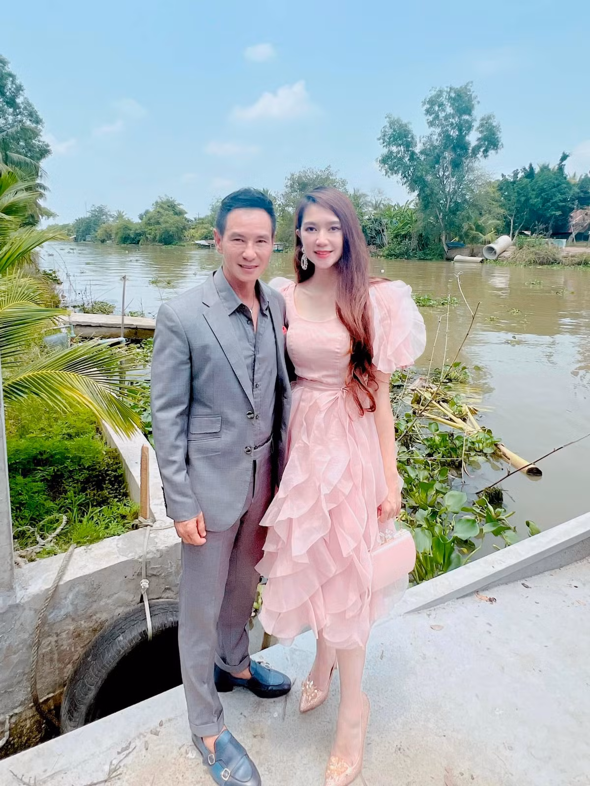Nhiều người phải thừa nhận rằng, đứng sau thành công trên con đường nghệ thuật của Lý Hải không thể thiếu sự ủng hộ nhiệt tình của Minh Hà.