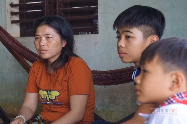 26 ngu dan mat tich: Thuyen vien duoc cuu goi ve nha ke luc tau chim-Hinh-2