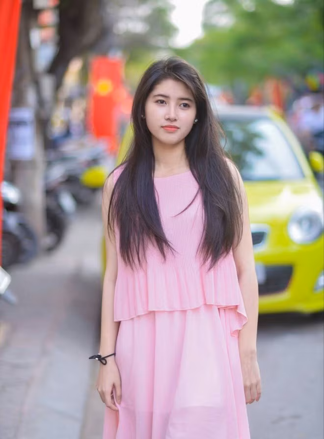Gái xinh Gen Z này từng dành 6 tháng tập luyện, sau đó xuất sắc vượt qua 200 ứng viên khác để trở thành BTV/ MC trên sóng truyền hình quốc gia.