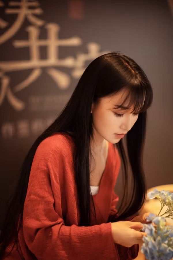 Nhờ cách xây dựng nội dung nhẹ nhàng dễ đi vào lòng người cùng vẻ đẹp thuần khiết của Youtuber Lý Tử Thất mỗi khi xuất hiện, các video đều nhận được sự quan tâm rất lớn.
