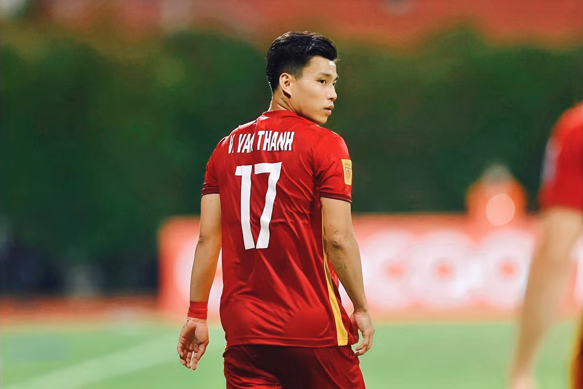 Với sức mạnh và sự táo bạo trong từng pha dứt điểm, Văn Thanh không ít lần mang đến những bàn thắng đẹp cho đội tuyển Việt Nam.