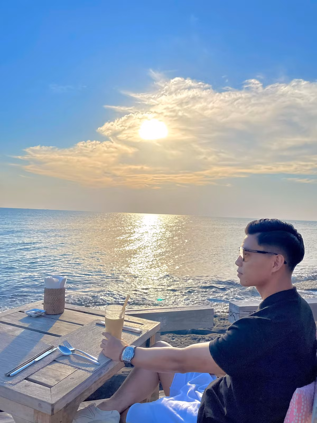 Có lẽ hiện tại các tuyển thủ Việt Nam đang trong giai đoạn được nghỉ ngơi, tiếp sức để chuẩn bị cho trận đấu cuối cùng AFF Cup vào ngày 16/1 tới đây.