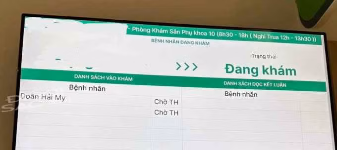 Mới đây, “team qua đường” đã bắt gặp Đoàn Văn Hậu đưa vợ là Doãn Hải My đi khám ở khoa sản phụ khoa tại một bệnh viện ở Hà Nội. Đặc biệt mẹ của nam cầu thủ cũng có mặt “hộ tống” con dâu đi khám.