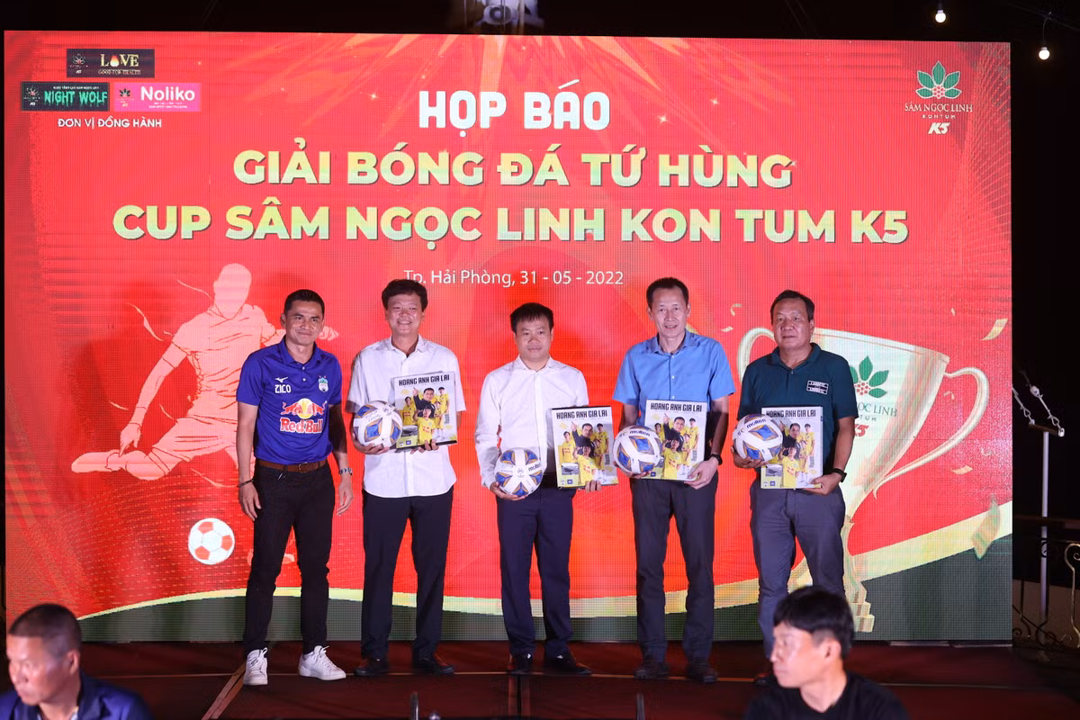 Xuat hien o giai Tu hung, Doan Van Hau bao tin vui-Hinh-3