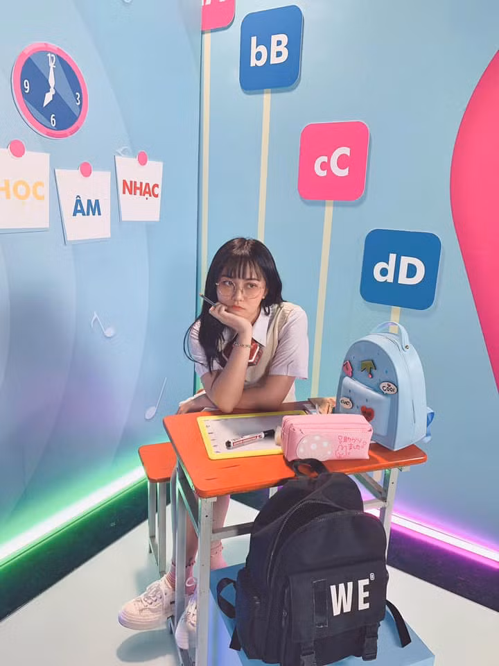 Sở hữu kênh Youtube hơn 2.400.000 lượt theo dõi, Misthy có thể được xem là nữ streamer nổi tiếng nhất Việt Nam hiện nay.