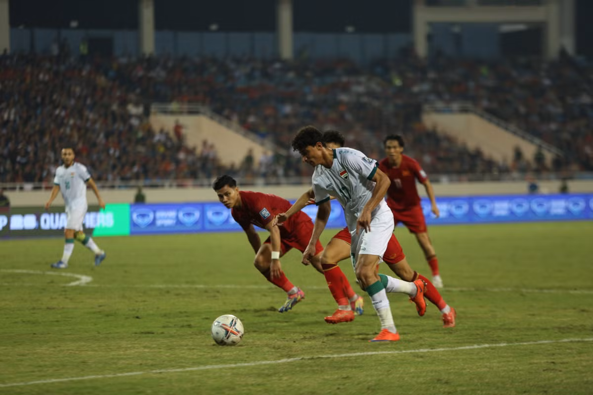 Tuyen Viet Nam danh roi tran hoa dang tiec truoc Iraq