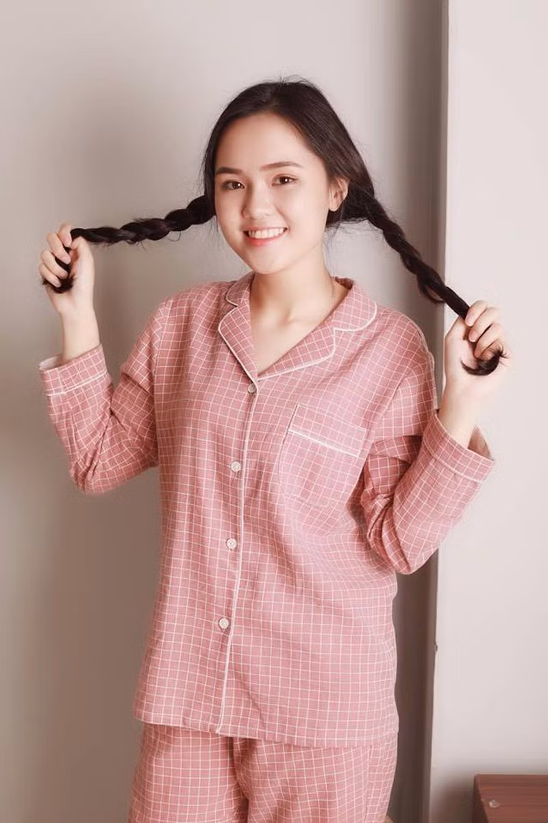 Sở dĩ bây giờ mới nói bà xã Duy Mạnh về đúng vai mẹ bỉm là bởi có con được 1 năm nay nhưng chẳng mấy khi thấy hình ảnh Quỳnh Anh tất bật bỉm sữa hay đầu bù tóc rối như nhiều chị em khác.