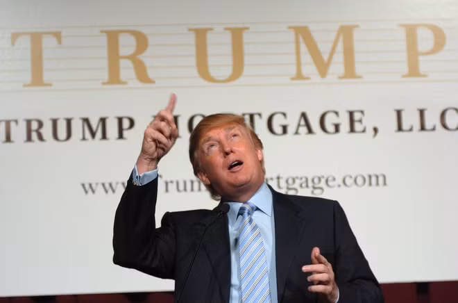 Năm 2006, ông Trump thành lập công ty dịch vụ tài chính chuyên cho vay thế chấp Trump Mortgage. Tuy nhiên, khủng hoảng tài chính toàn cầu và sai lầm khi thuê một CEO giả mạo bằng cấp đã khiến công ty này sớm tan rã chỉ sau hơn một năm hoạt động. Ảnh: Washington Post.