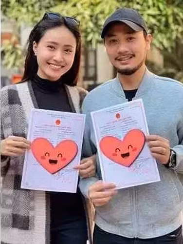 Xuân Anh hiện đang mang thai con đầu lòng. Ông xã của Xuân Anh tên Ngọc Quỳnh, là người tình cảm và ân cần. Trong thời gian tìm hiểu, ông xã thường xuyên đưa đón Xuân Anh đi làm.