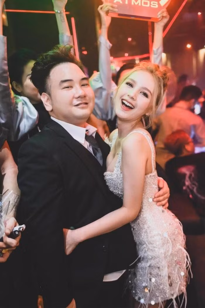 Ngoài khoảng cách tuổi tác, Xoài Non và Xemesis còn vượt qua nhiều lời ra tiếng vào từ cư dân mạng để chính thức về chung một nhà vào năm 2020.