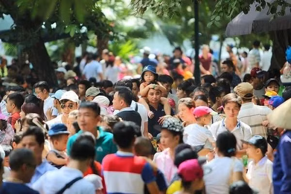 De nghi cac tinh han che hoat dong tap trung dong nguoi de chong dich