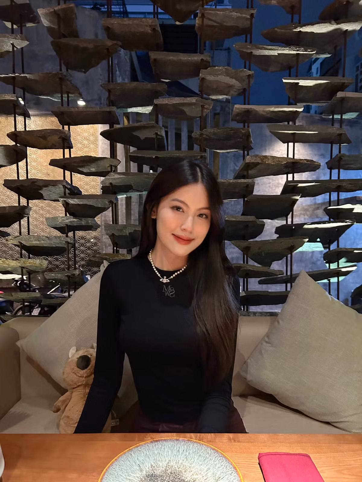 Ngoài đời, Tăng Mỹ Hàn là tiểu thư nhà giàu chính hiệu. Nữ sinh SN 2003 từng là theo học tại một trường quốc tế nổi tiếng ở TP HCM với mức học phí lên tới 600 triệu đồng/năm.