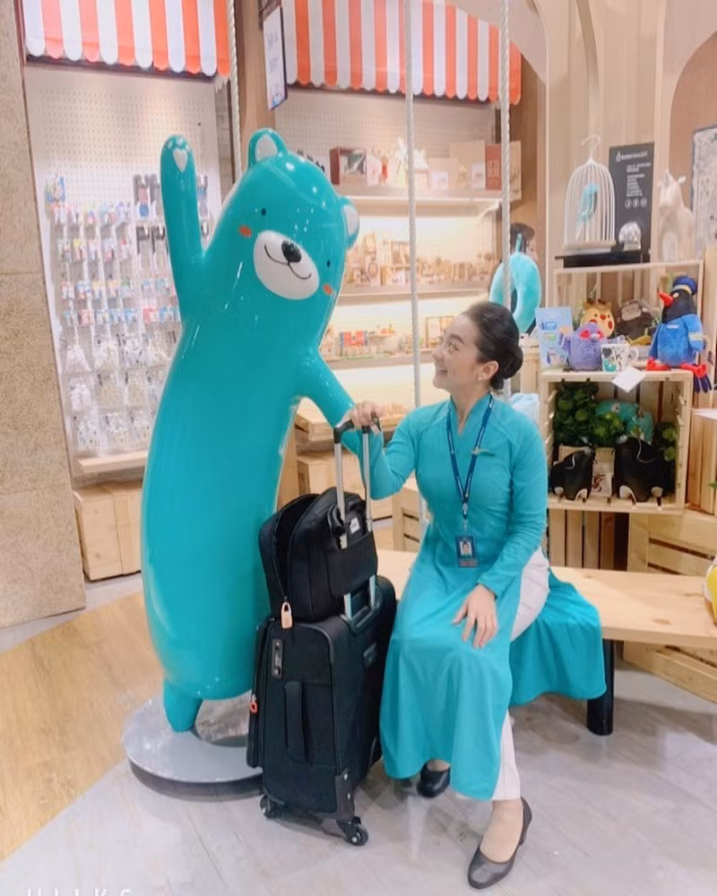 Mới đây, nữ tiếp viên hàng không tên Mai Hương đã khiến nhiều người phải chú ý khi lộ những hình ảnh trước khi giảm cân của mình khiến ai cũng phải choáng váng.