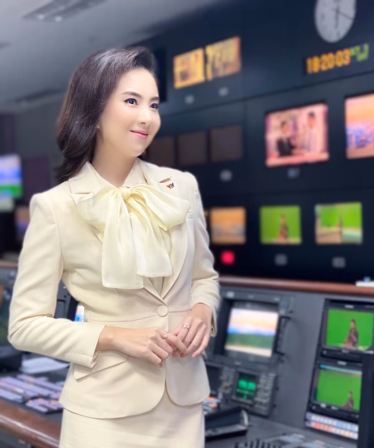 Nữ MC từng chia sẻ cô ấp ủ ước mơ được lên TV từ nhỏ, sau đó theo học ngành báo chí.