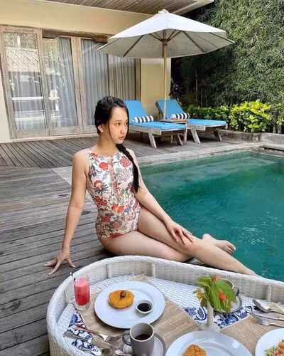 Trong 1 năm qua, Trúc Anh hạn chế xuất hiện. Trên MXH, nữ diễn viên thỉnh thoảng cập nhật hình ảnh của mình và nhận được sự chú ý của cư dân mạng
