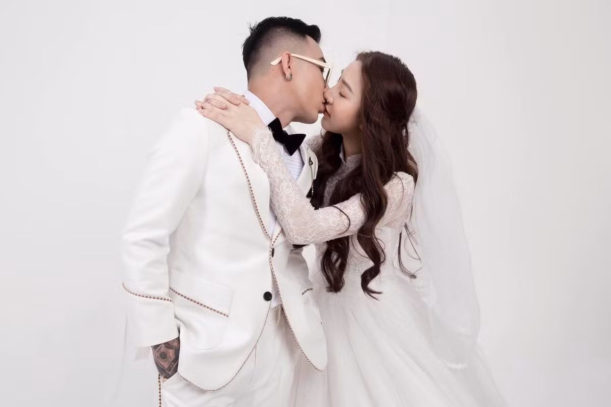 Kể từ sau khi lấy chồng, nữ streamer cũng tạm dừng sự nghiệp streamer, game thủ để chăm sóc cho gia đình nhỏ.