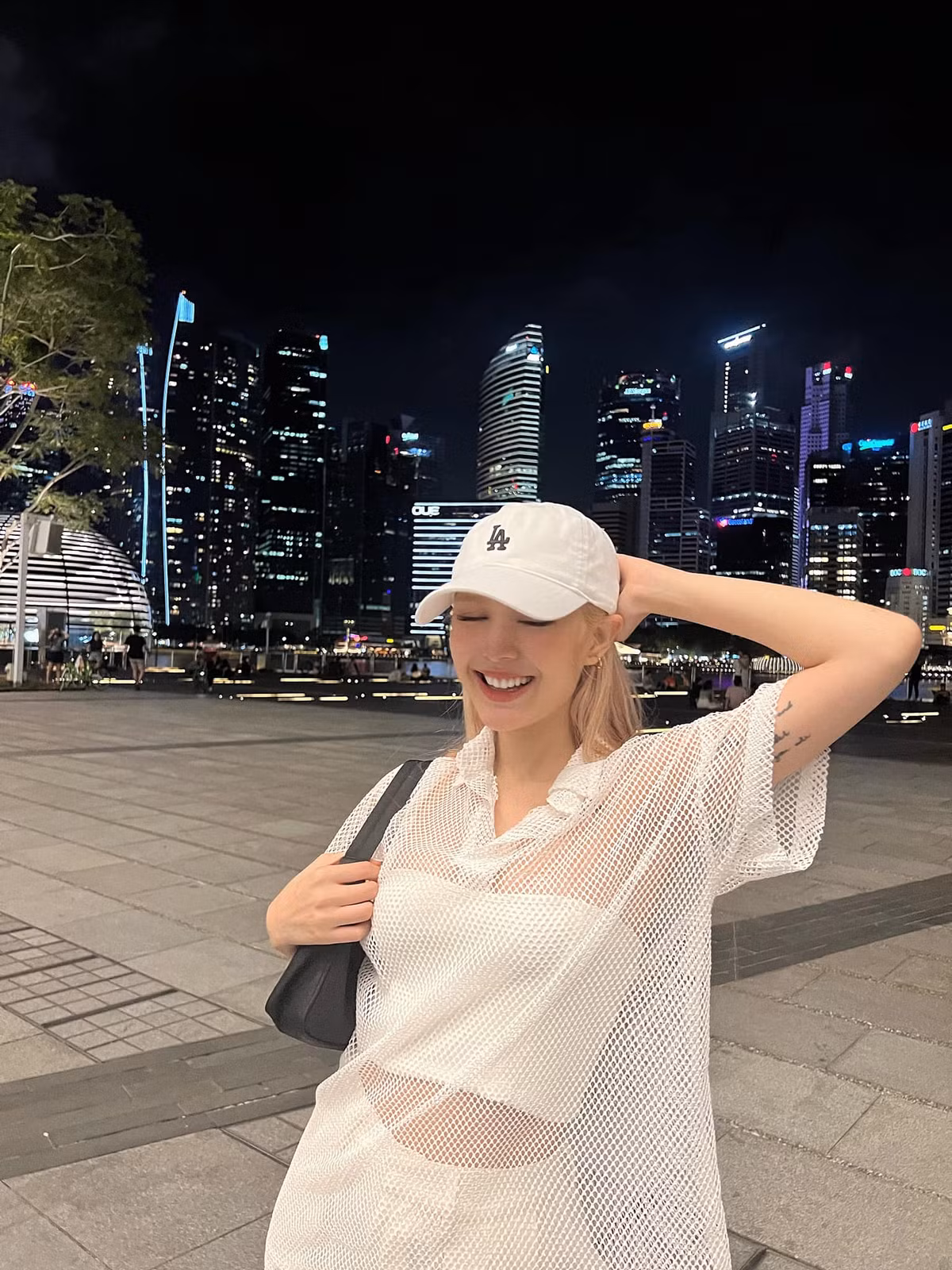 Xoài Non được biết đến với danh xưng “hot girl Instagram”, sở hữu hàng trăm nghìn lượt theo dõi trên mạng xã hội.