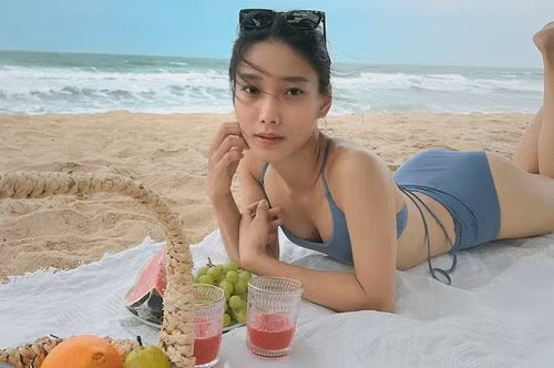 Trên trang cá nhân, không ít lần nàng hot girl này đăng những bức ảnh diện bikini khoe body bốc lửa.