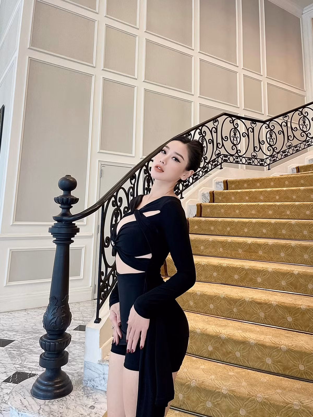 Hot girl gốc Hải Phòng theo đuổi phong cách ăn mặc gợi cảm khi sở hữu 3 vòng “đẹp miễn chê”.
