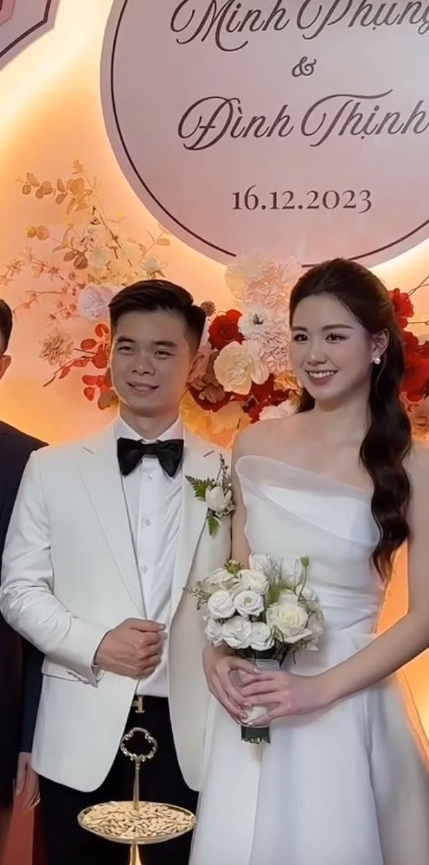 Mới đây nhất, khi đăng tải những clip trong tuần trăng mật với chồng, cô dâu Phạm Minh Phụng tiết lộ một sự thật không phải ai cũng biết.