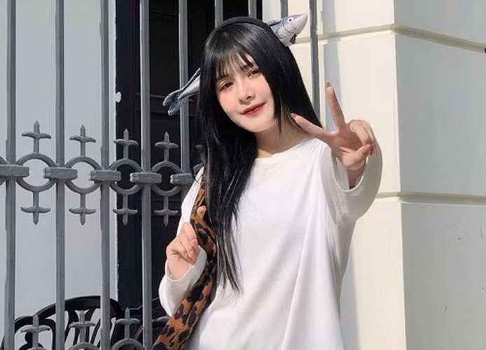 Cùng ngắm thêm nhan sắc của hot girl TikTok đầy thị phi Quỳnh Alee.