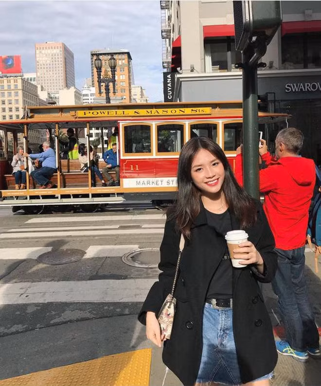 Tháng 5/2018, hot girl Mai Diz khiến dân tình tiếc nuối khi cùng gia đình rời Việt Nam để sang Mỹ định cư.