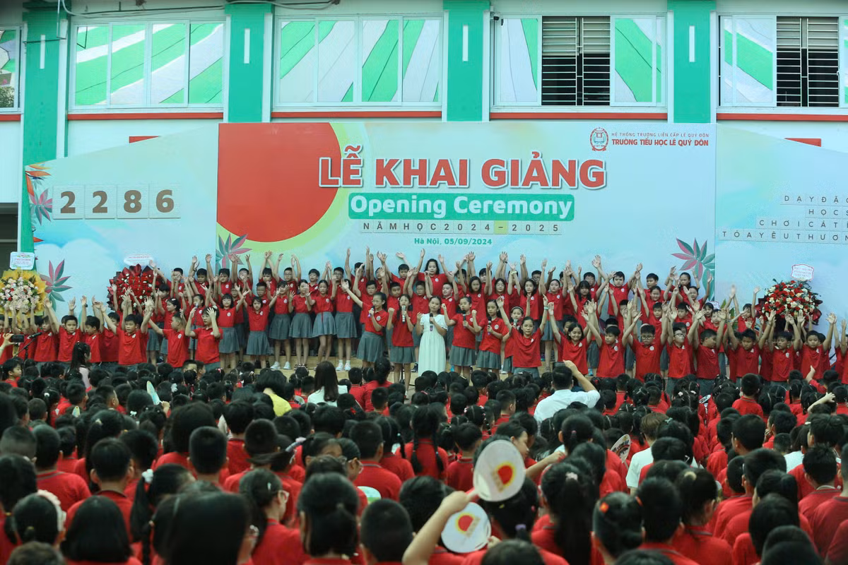 Giống như nhiều ngôi trường khác trên cả nước, ngày 5/9 thầy và trò trường tiểu học Lê Quý Đôn đã rộn ràng với lễ khai giảng năm học mới.