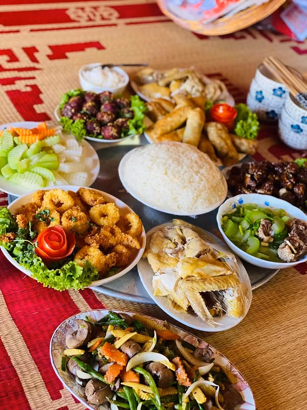Theo dân gian, người ta thường cúng Rằm tháng 7 trong các ngày từ 10 - 15/7 âm lịch. Không nhất thiết phải chọn ngày đẹp, chỉ cần ngày cúng có thời gian và khi cúng phải thành tâm là được.