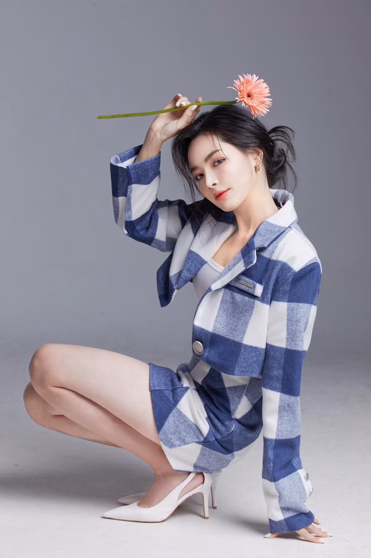 "Mình chỉ tâm sự với một người mình coi như chị gái. Chị ấy đã giúp đỡ mình rất nhiều. Cho tới khi nhận được tấm vé tài trợ trị giá 50 nghìn USD, mình mới kể cho mọi người", Vũ Thanh Quỳnh nhớ lại.