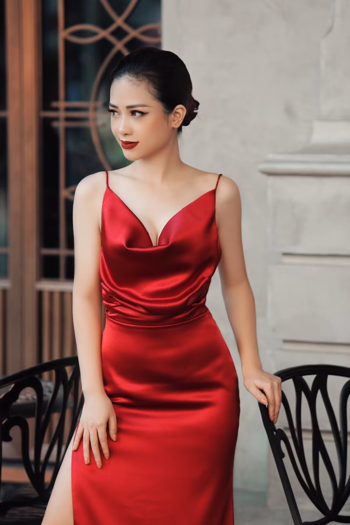 Ngoài ra, Dương Hoàng Yến cũng là một trong những đại diện của đoàn nghệ thuật Việt Nam sang Thụy Điển biểu diễn cho Nữ hoàng Thụy Điển và lễ trao giải Quyền trẻ em thế giới vào tháng 4/2010. Hiện tại, Dương Hoàng Yến là giảng viên có tiếng trong làng âm nhạc Việt.