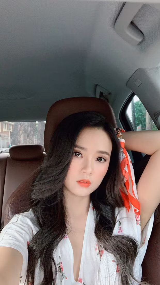Ngoài thành công trên con đường diễn xuất, Midu còn là nữ giảng viên có tiếng của trường đại học.