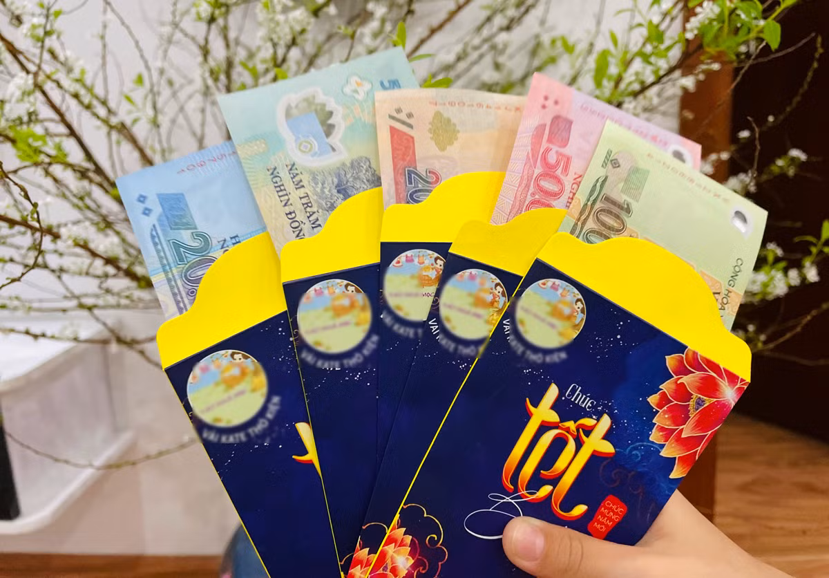 Việc khoe tiền lì xì quả thực cũng chỉ là trend vui đầu năm của các bậc cha mẹ. Bởi lẽ, giá trị tiền mừng tuổi không quan trọng, điều mọi người mong muốn nhất vẫn là ngày Tết sum vầy, vui vẻ, gia đình luôn khỏe mạnh, yêu thương nhau.