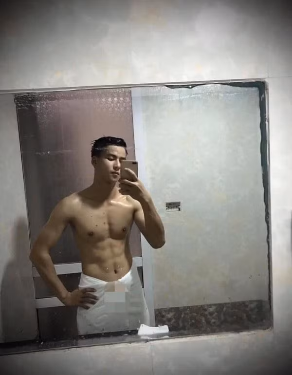 Những bức ảnh của chàng lính cứu hỏa được ví như "soái ca" được đăng tải trên diễn đàn Hội những người thích ngắm trai châu Á ngay lập tức nhận được sự hưởng ứng của nhiều người. Đặc biệt, hội chị em cũng tích cực truy tìm tung tích của anh chàng.
