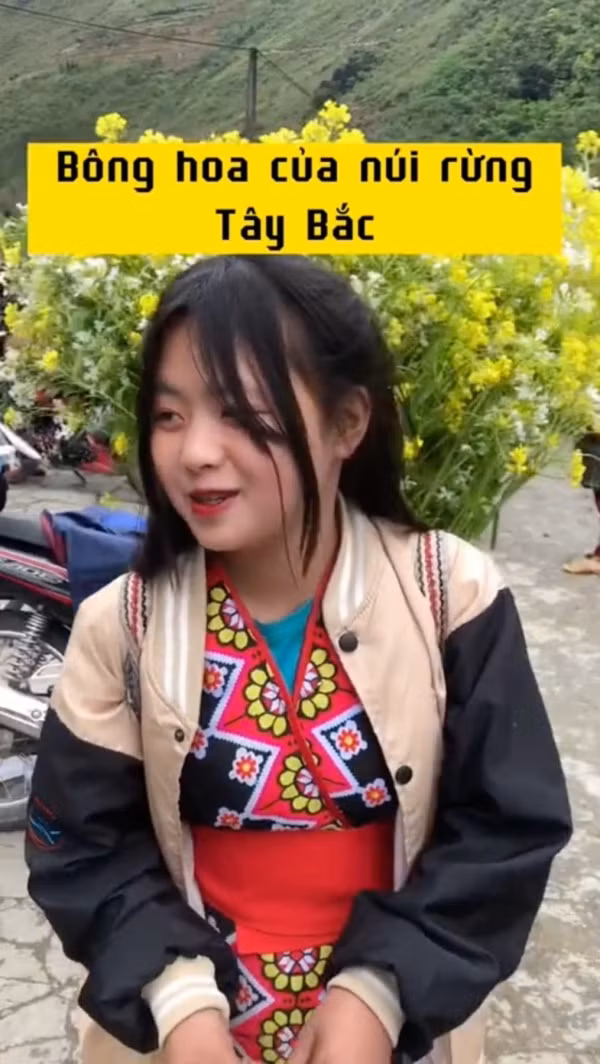 Khoanh khac Mua Thi Dua guong gao chup anh cung du khach