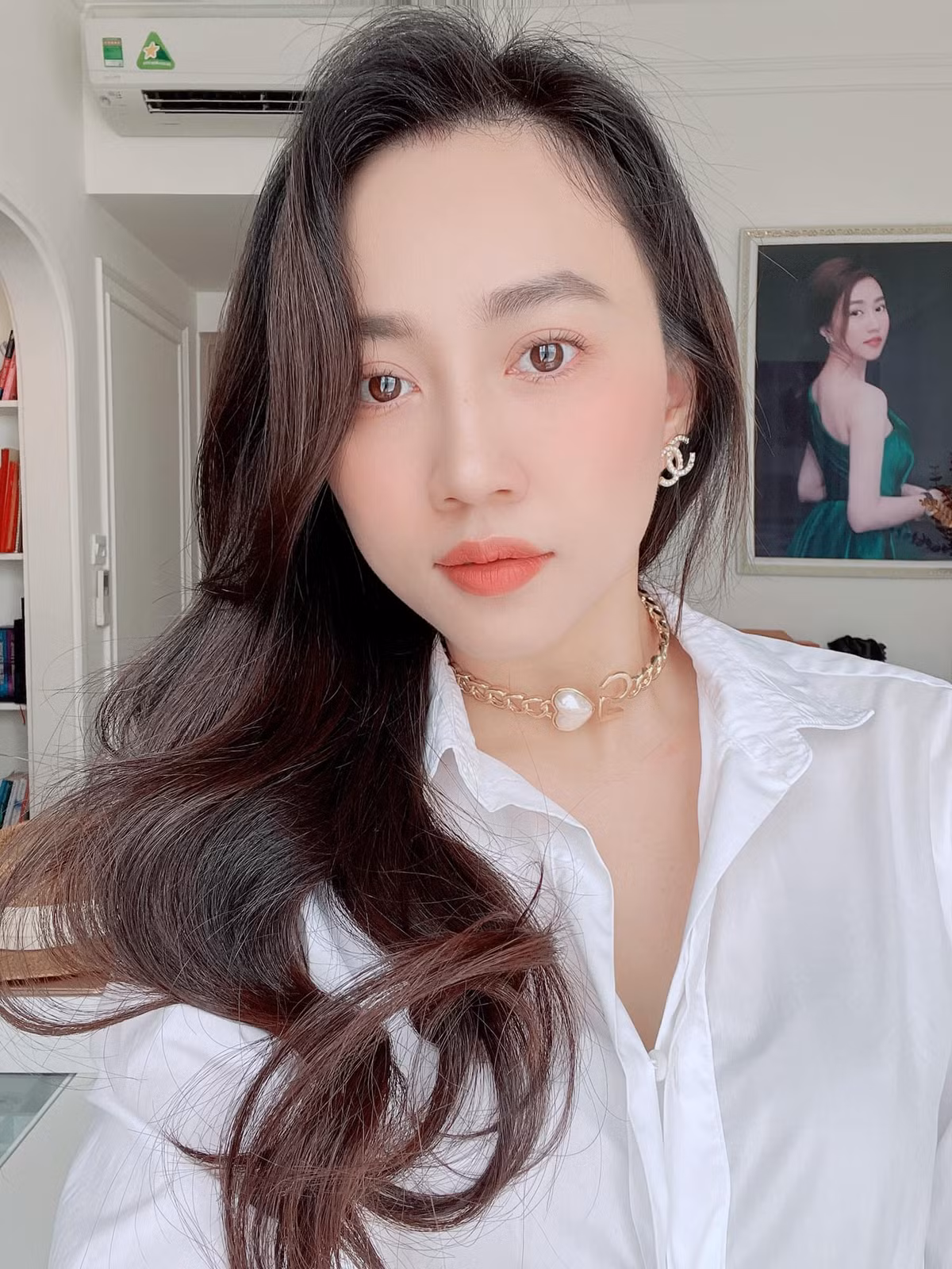 Tuy nhiên, vì muốn đối phương có chút không gian riêng tư nên cặp trai cầu thủ gái xinh hạn chế đăng ảnh chụp chung.