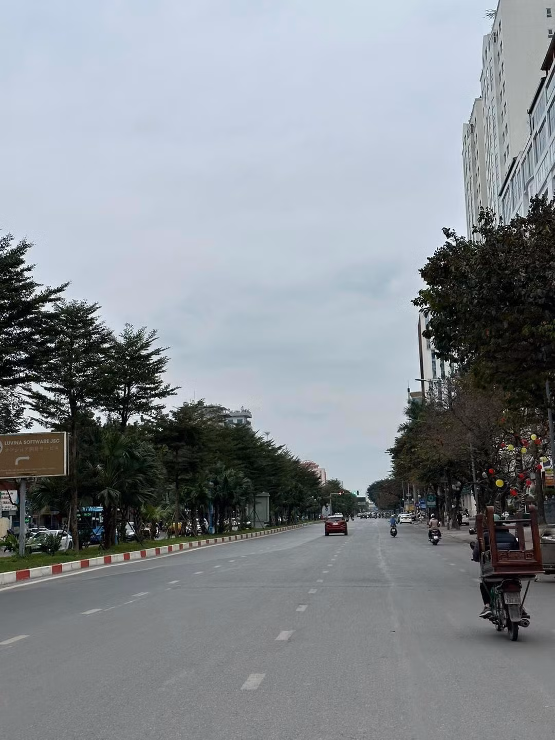 Với nhịp sống chậm rãi như sáng 30 Tết này, chắc chắn sẽ là một dịp khó quên trong ký ức của những ai đã trót “phải lòng” mảnh đất nghìn năm văn hiến này.