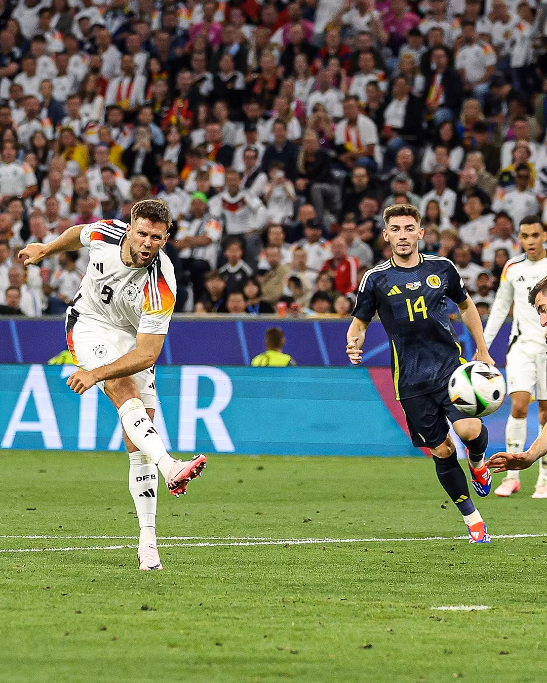 Chu nha EURO 2024 thang tung bung Scotland ngay ra quan-Hinh-3