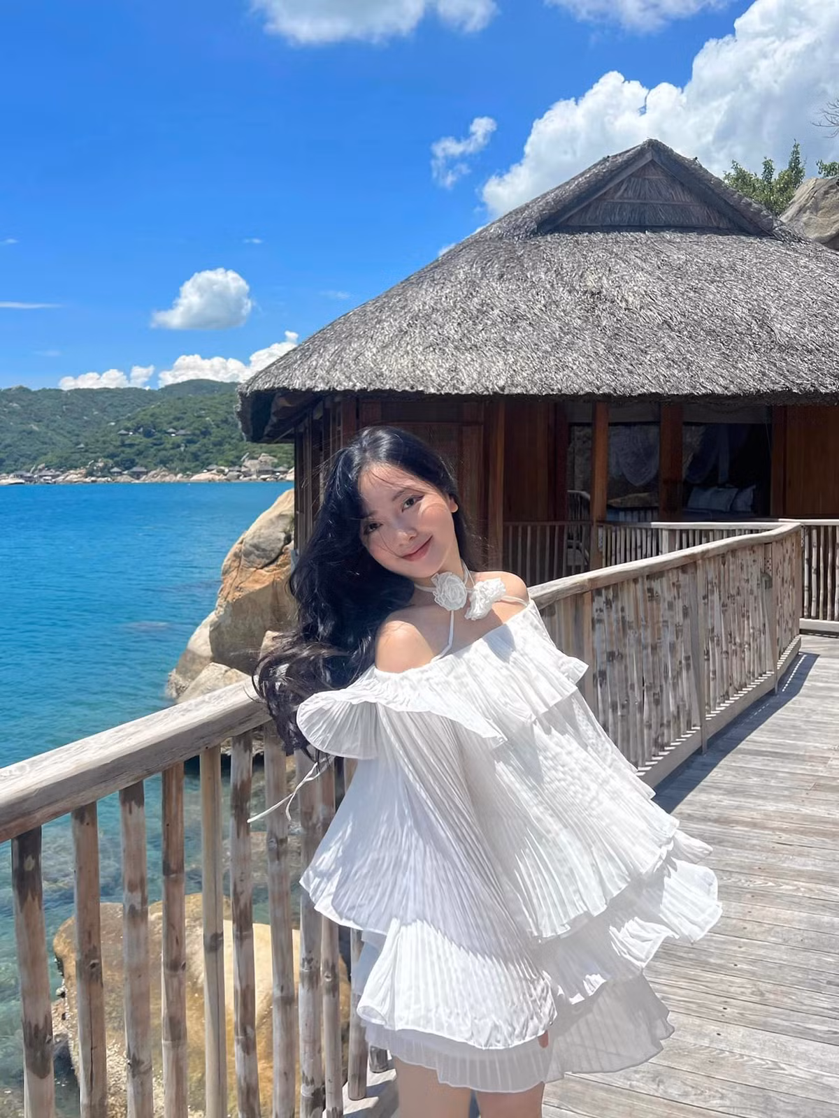 Cặp đôi công khai hẹn hò từ tháng 7/2019. Đến tháng 5/2022, Hà Đức Chinh và Mai Hà Trang tổ chức đám cưới tại một khách sạn 5 sao ở Hà Nội.