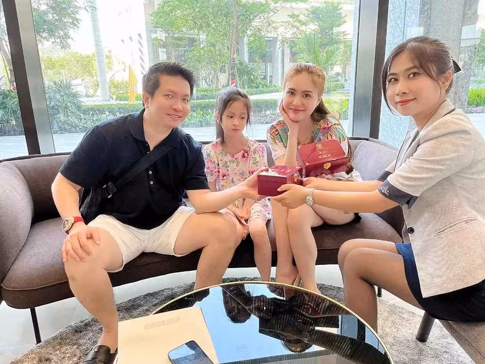 Đáp lại màn flex của vợ, ông xã nữ đại gia cũng có ngay động thái khi bà xã mang vàng dành dụm đi bán: "Không có giỡn nha Băng nha".