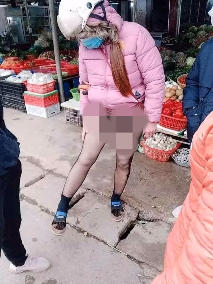 Ở phần bình luận của bài đăng, rất nhiều người bày tỏ đồng cảm bởi từng rơi vào hoàn cảnh tương tự. Nhưng số khác cũng lên án khi cho rằng vội đến mấy cũng không thể ăn mặc qua loa như vậy
