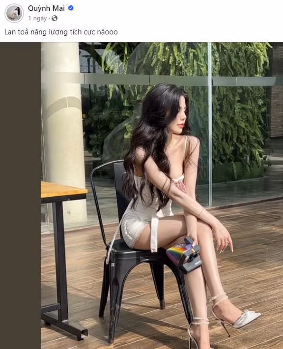 Hứng chịu những diễn biến và cảm xúc không hề dễ chịu thế nhưng Mai Dora vẫn rất mềm mỏng. Cô nàng được cho là có phản ứng đáng ngưỡng mộ sau khi nhận được loạt bình luận khiếm nhã từ anti-fan.
