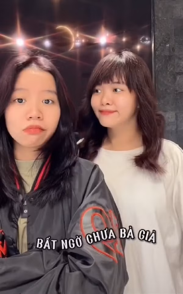 Tuy nhiên, câu nói viral "bất ngờ chưa bà già" chỉ thực sự trở thành hot sau đoạn clip chúc mừng sinh nhật mẹ của một chàng trai.