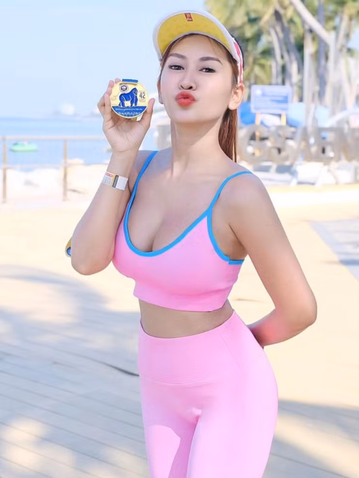 Bí quyết giữ gìn vẻ đẹp của Pooklook là chạy bộ và tập luyện chạy marathon.