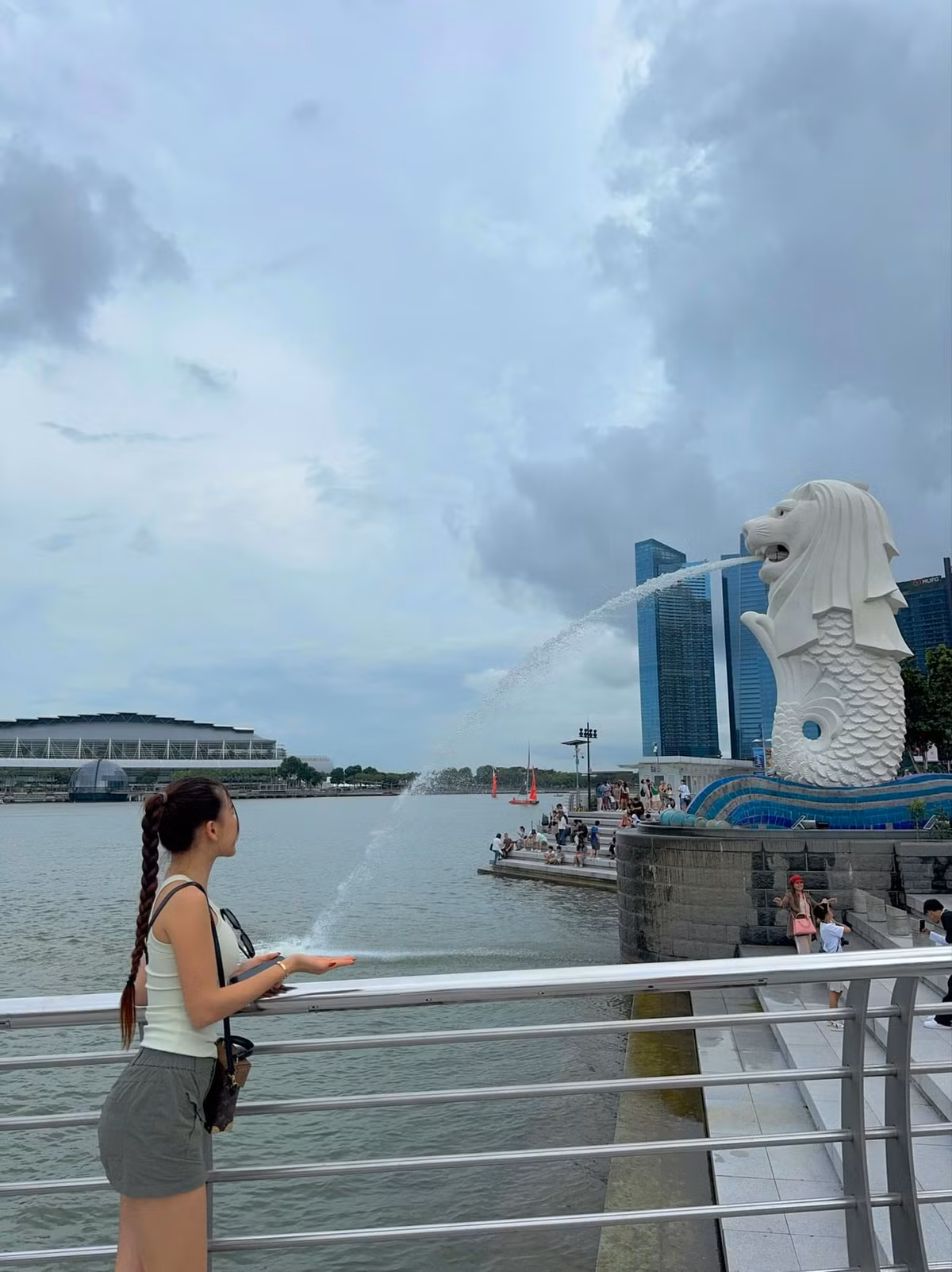 Tuy nhiên, nữ PT xinh đẹp lại nhận về phản hồi thiếu tích cực từ dân mạng.