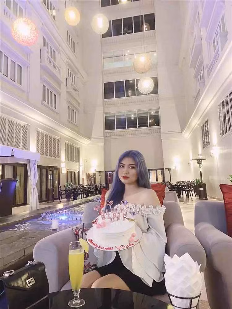 Tiết lộ lý do "public" chuyện này ra ngoài, Nguyệt Hà cho biết do bị bạn gái mới của Văn Toản khi đó công kích.