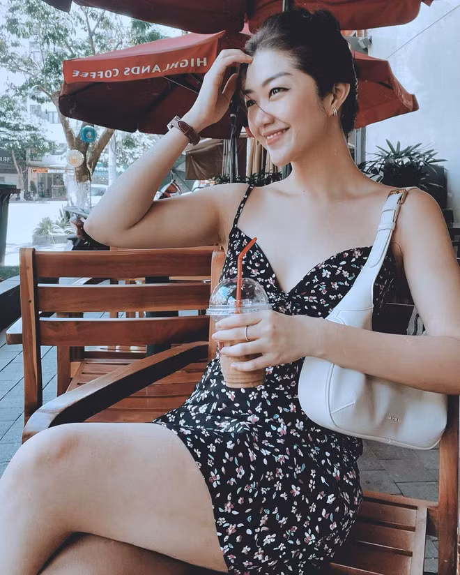 Dù đối phương móc mỉa hay nói xấu mình, Nam Phương đều lịch sự hồi âm. Đôi lần, cô nàng còn đáp trả khá "cứng" nữa.