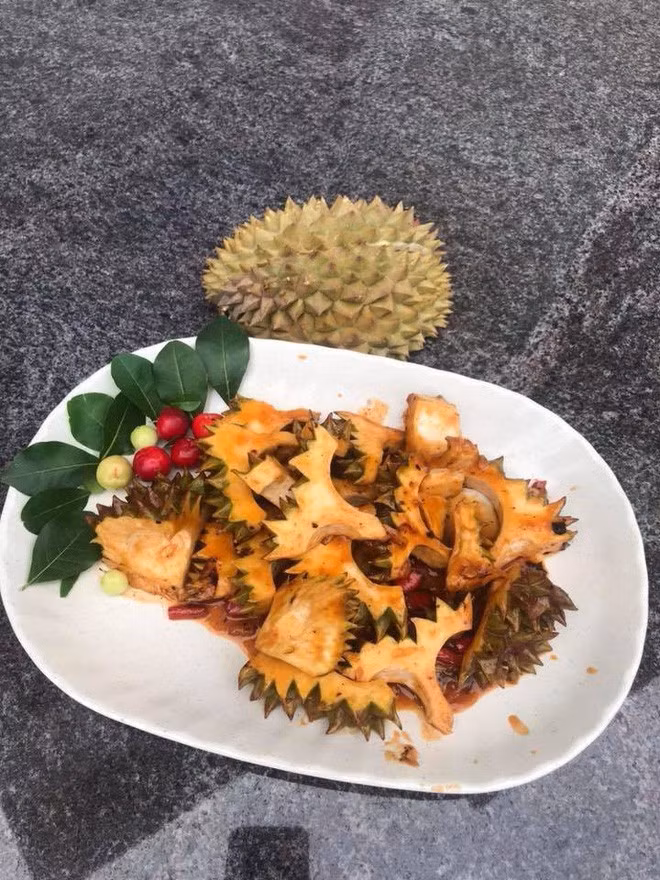 Trước đó, không ít lần những món ăn kì lạ đến từ quả sầu riêng gây chú ý trên cõi mạng.