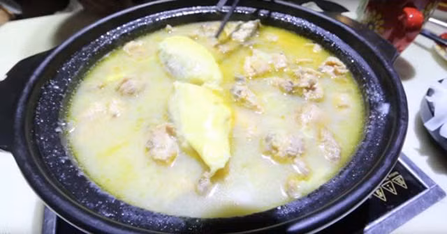 Lẩu gà sầu riêng