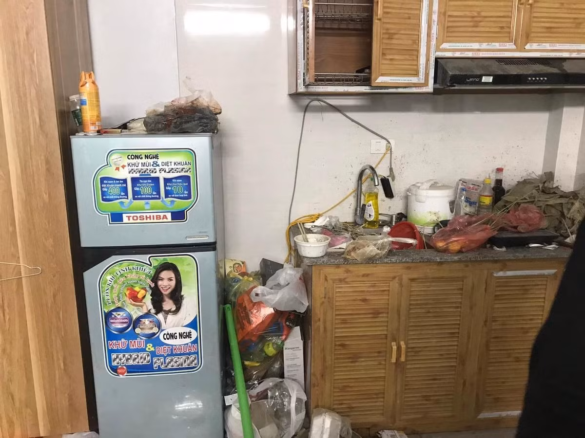 Cụ thể, chủ nhà có viết: "Bạn nữ sinh viên xinh xắn, trắng trẻo, thơm tho thuê phòng bên em xong khi đi bonus lại đống này ấy ạ".