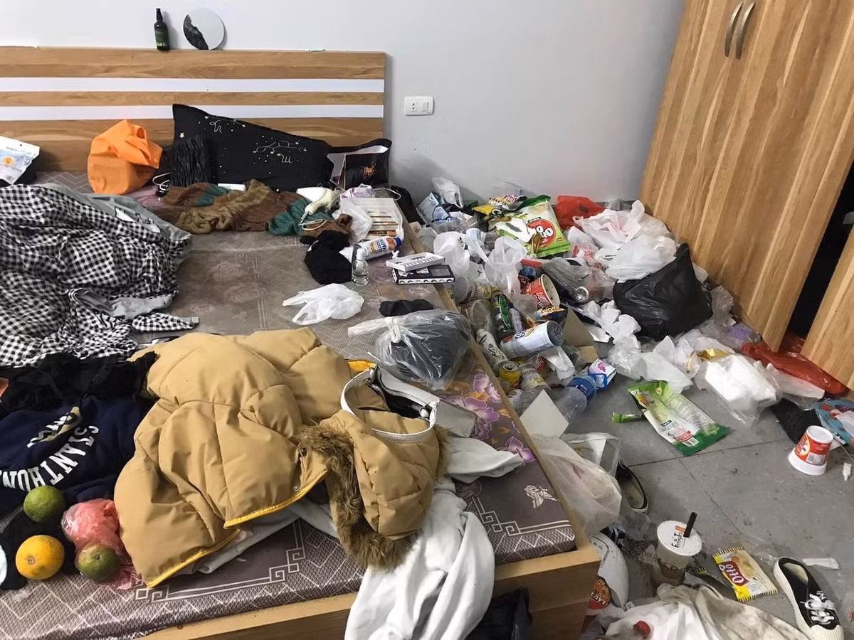 Các câu chuyện 'bóc phốt' hội gái xinh, người thơm phức nước hoa, quần là áo lượt nhưng phòng trọ bẩn không còn mới.